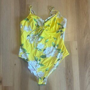 Cupshe Yellow and White Floral Swimsuit